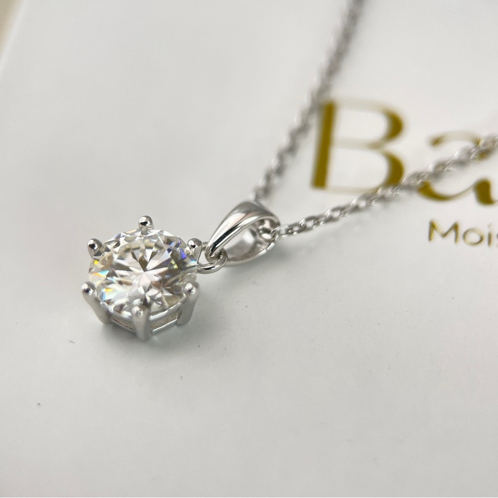 S925 Solitaire Moissanite Diamond Pendant Necklace - Picture 5 of 6
